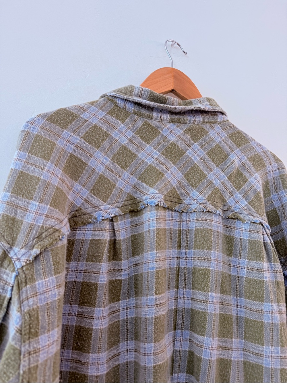 BDG Andy Flannel Distressed Button-Down Shirt - Picture 5 of 7